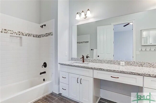 Building Photo - 4 BED | 2.5 BATH | PRIVATE OFF-STREET PARKING | OUTDOOR PATIO | WALK TO GARVIN HALL