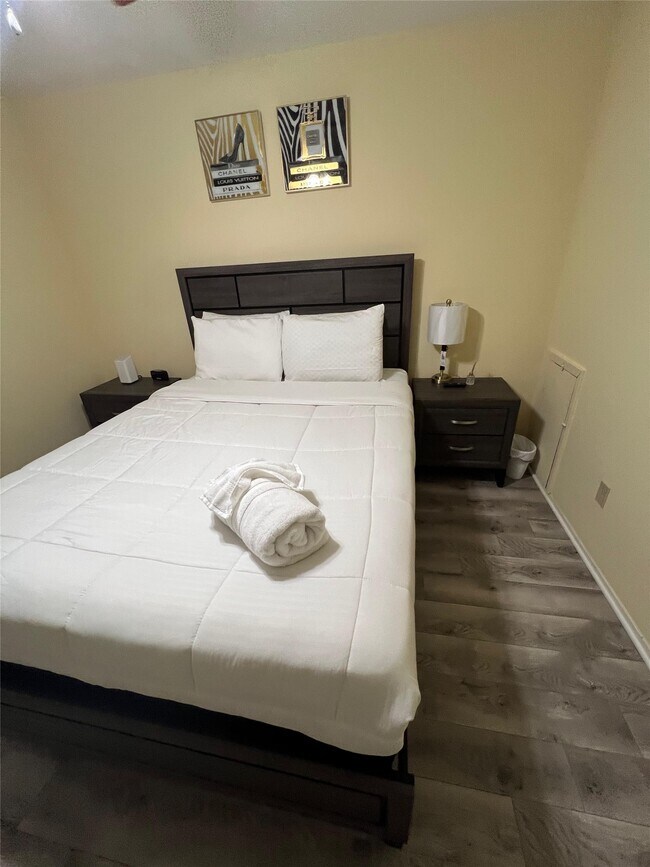 Building Photo - 22319 Deville Dr