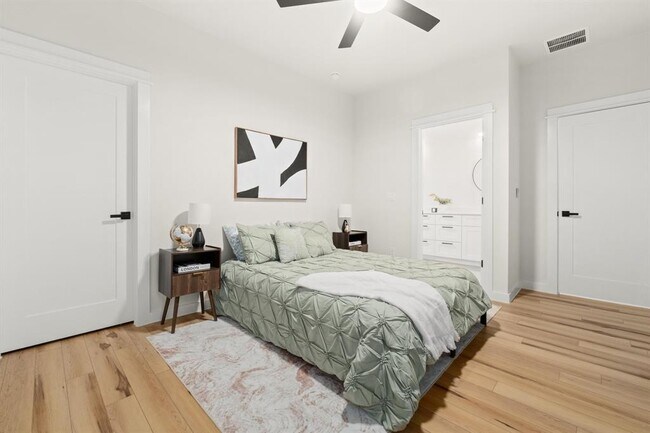 Building Photo - 2309 Montopolis Dr