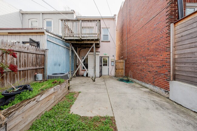 Building Photo - 21 17th St SE