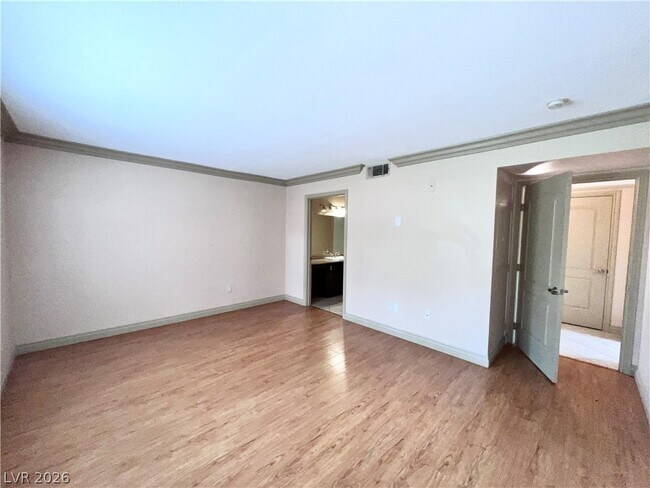 Building Photo - 1150 N Buffalo Dr