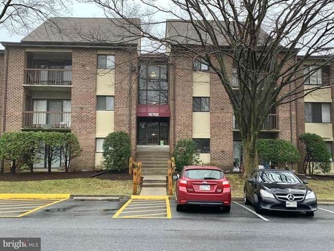 Building Photo - 15702 Dorset Rd