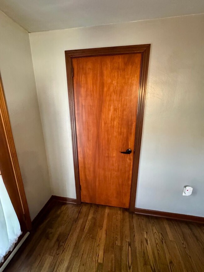 Building Photo - Charming 2-Bed 1-Bath Home in Avalon!