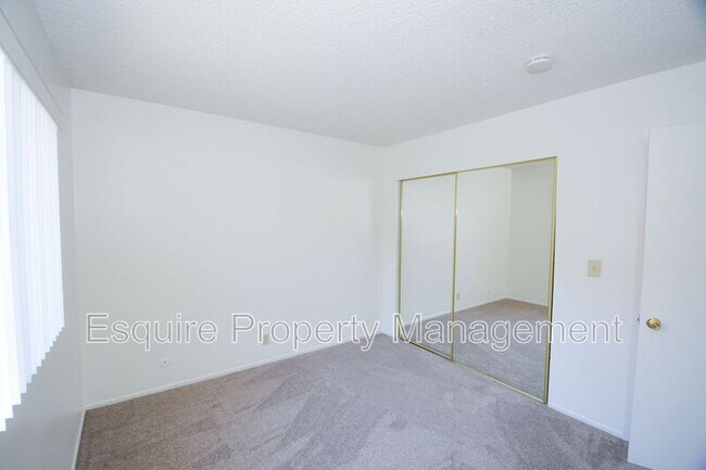 Building Photo - 1202 Portola Rd