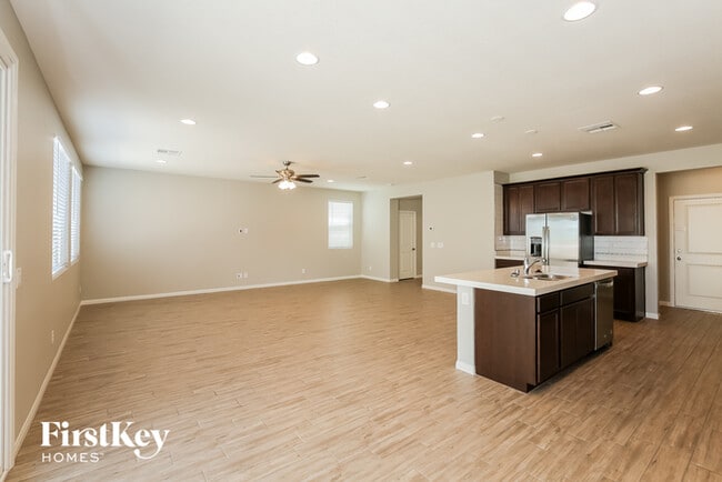 Building Photo - 4730 Challenger St