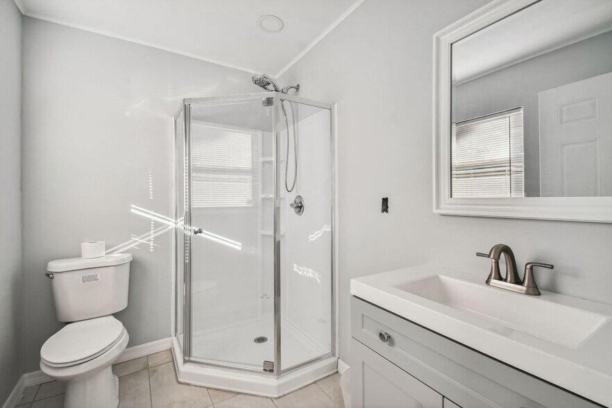 Building Photo - 39041 Manor Dr