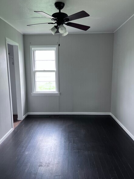 Building Photo - 639 S Main Ave