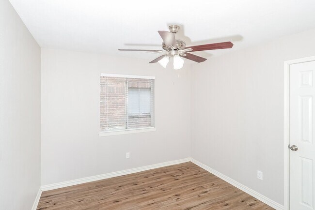 Building Photo - 4906 Temple Bell Dr