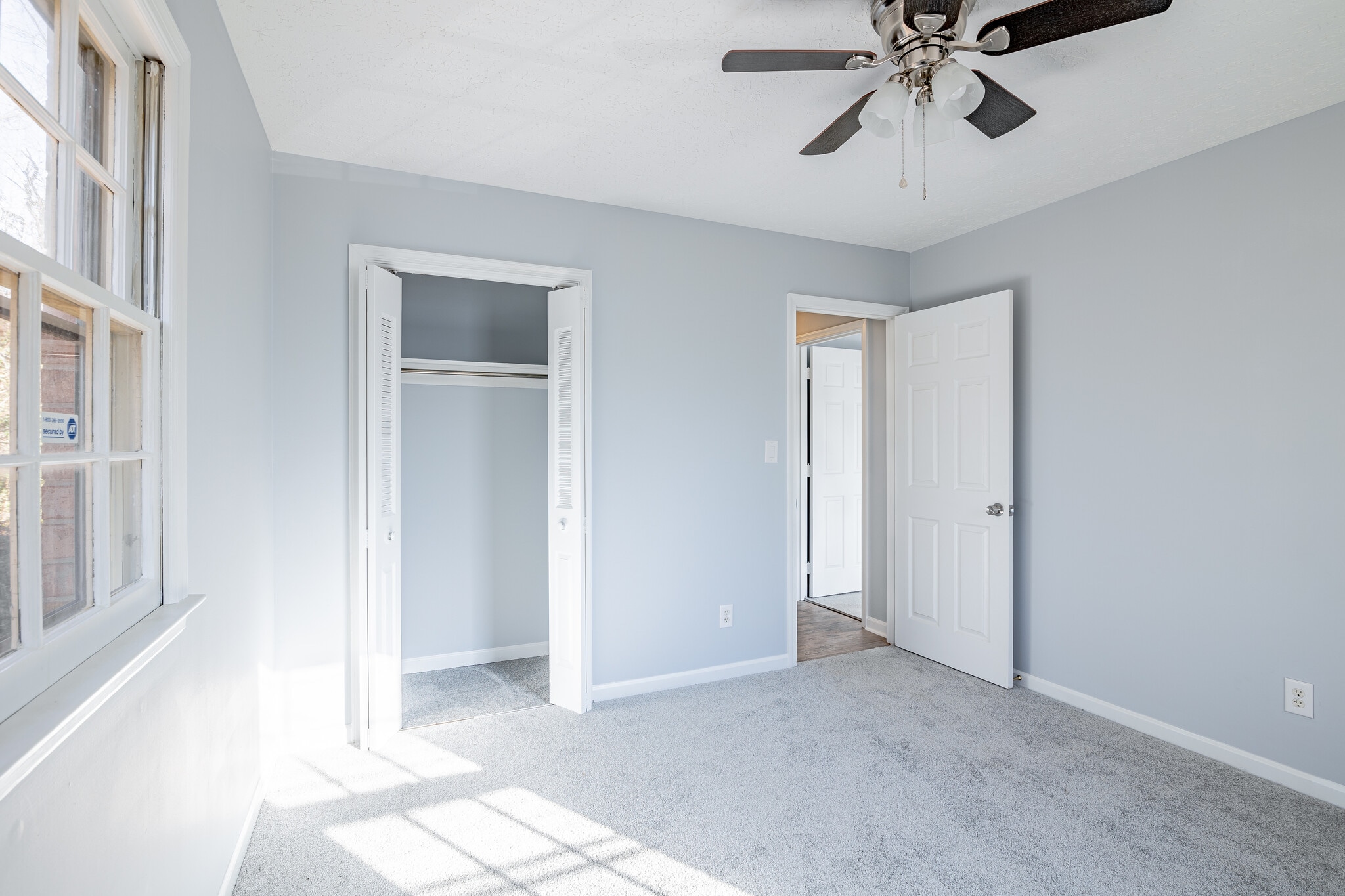 Building Photo - 887 Timberlake Dr