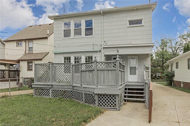 Building Photo - Lakefront 4-Bedroom Home for Rent in Euclid, OH