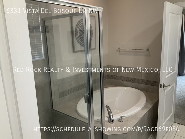 Building Photo - 6331 Vista del Bosque Dr