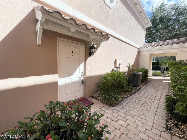Building Photo - 5325 Cove Cir