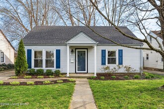 Building Photo - 2632 Alanmede Rd