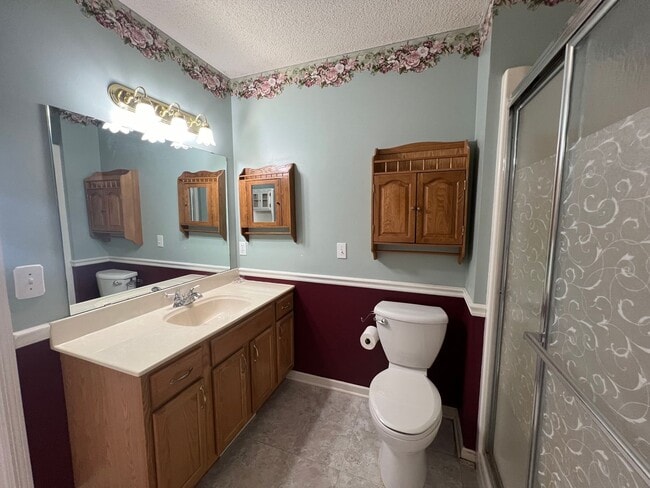 Building Photo - Beautiful 2-bedroom, 2-bathroom Townhome!