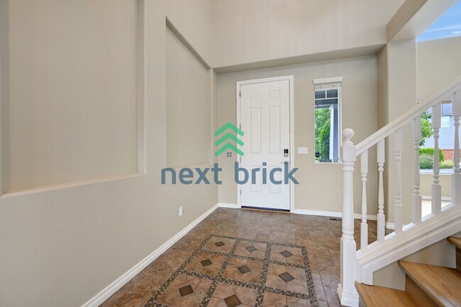 Building Photo - Beautiful 4 beds and 3 baths Modern Home Ready for Rent!