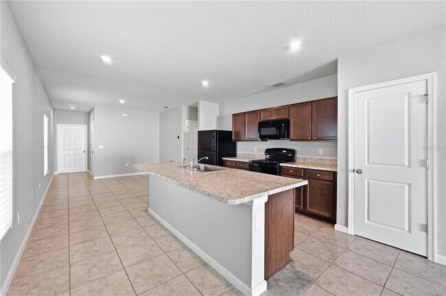 Building Photo - 1530 Finnigan Cir