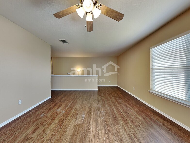 Building Photo - 360 Thicket Ln