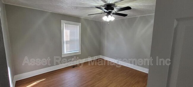 Building Photo - 410 E Quincy Ave