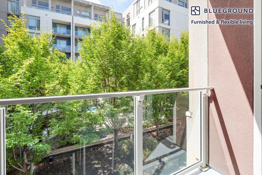 Building Photo - 185 Channel St