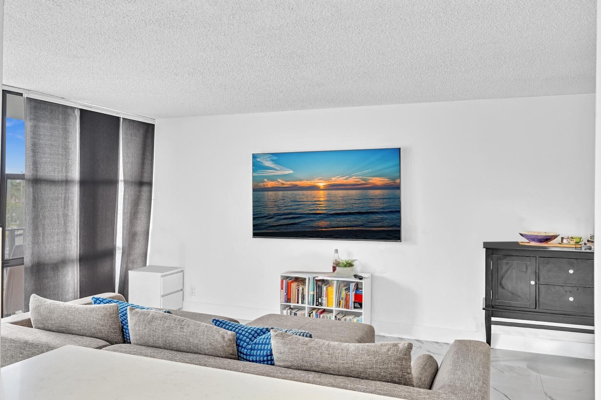 Building Photo - 1000 Parkview Dr