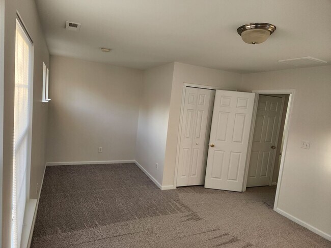 Building Photo - Four bedroom townhome in Caldwell Station