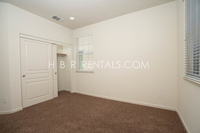 Building Photo - Spacious 4-Bedroom with Granite Finishes in Tracy – Your Dream Home Awaits!