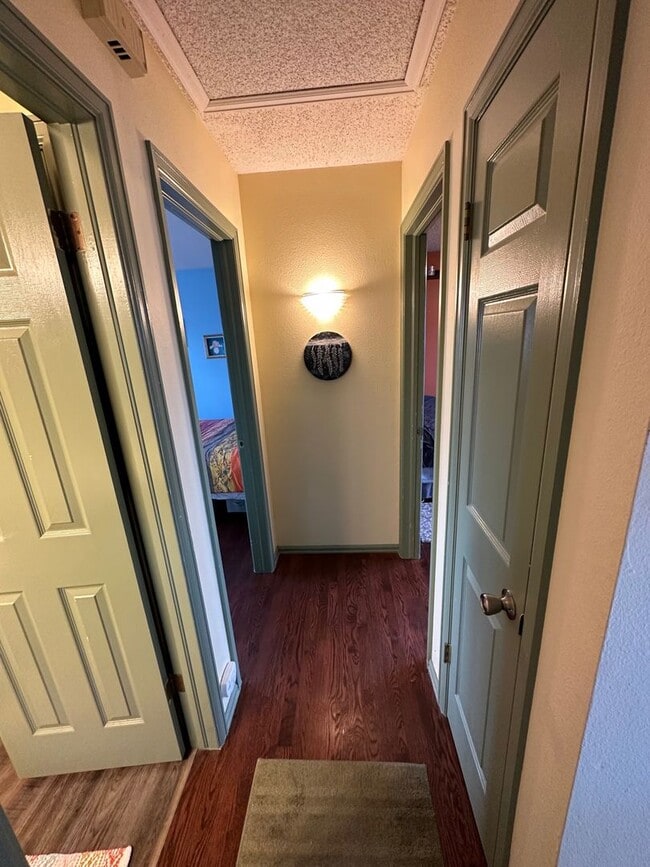 Building Photo - "Rare Opportunity" 3 bedroom 2 bath in the...