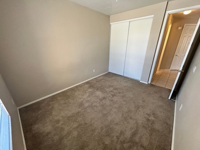 Building Photo - Spacious single story Peoria stunner w/New...