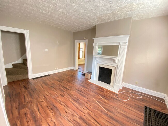 Building Photo - 52 W Norwich Ave