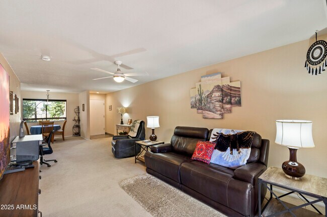Building Photo - 4303 E Cactus Rd