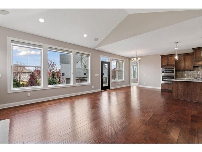 Building Photo - 16588 E Lake Dr