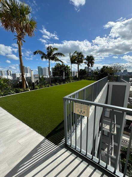 Building Photo - 160 NW 27th St