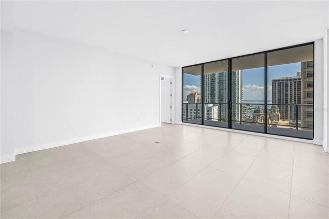 Building Photo - 275 1st Ave S