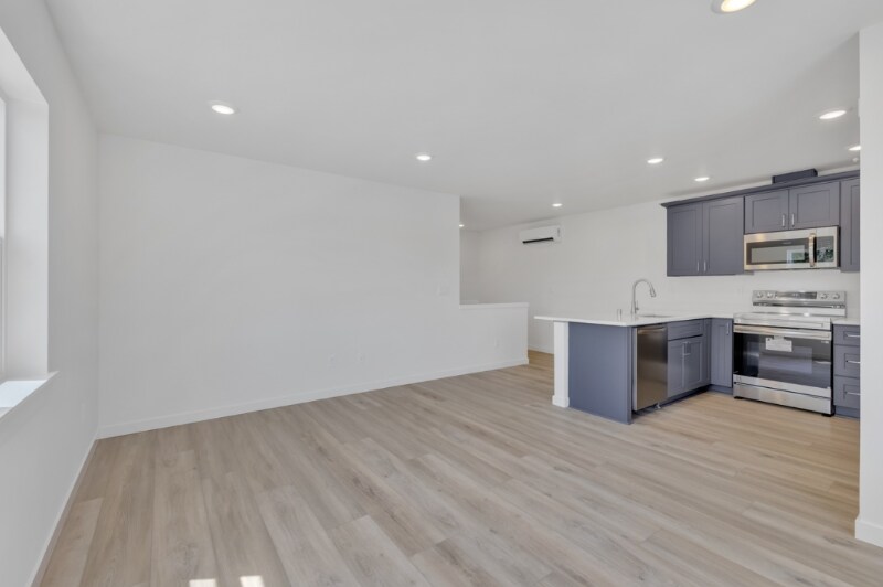 Building Photo - 4944 N Vassault St