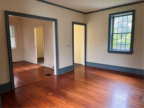 Building Photo - 410 N Main St