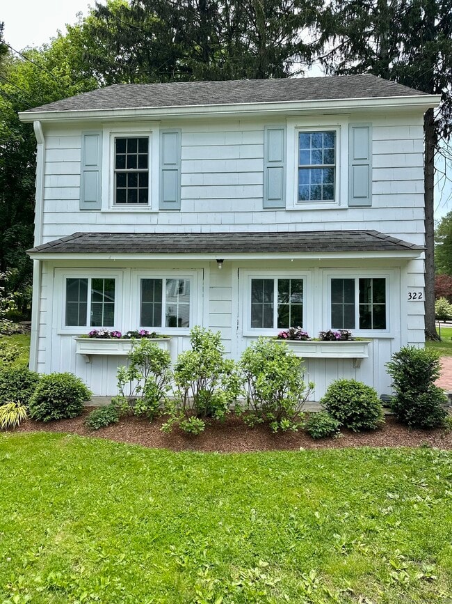 Building Photo - 322 Greens Farms Rd