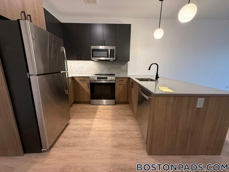 Building Photo - 199 Gardner St