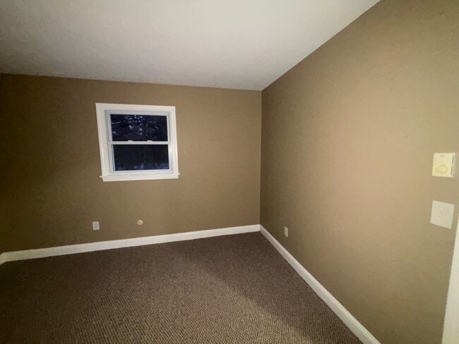 Building Photo - 4 Deer St