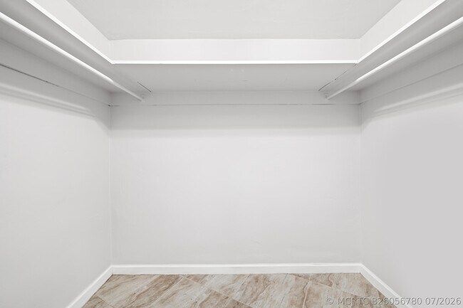 Building Photo - 3800 Galt Ocean Dr