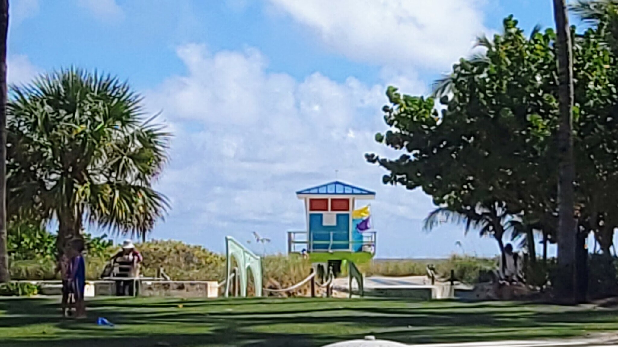Building Photo - 400 Sunset Dr