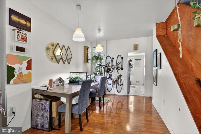 Building Photo - 2443 Amber St