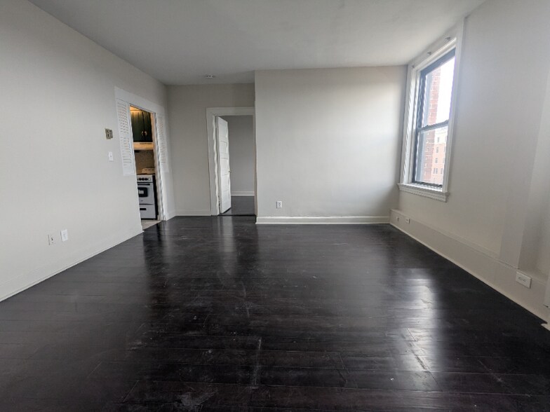 Building Photo - 140 Chestnut St
