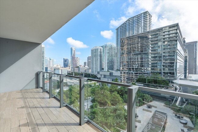 Building Photo - 88 SW 7th St