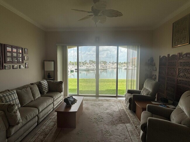 Building Photo - 15 Harbour Isle Dr W