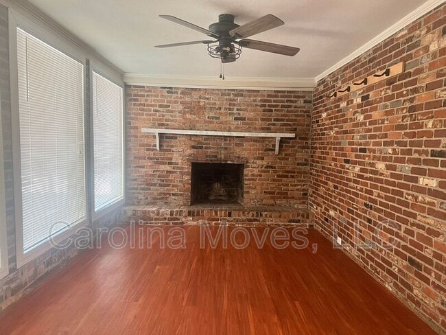 Building Photo - 305 Woodland Dr