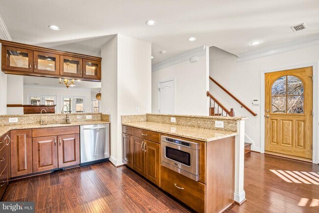 Building Photo - 211 Mill St