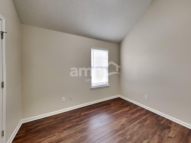 Building Photo - 3321 Metro Way