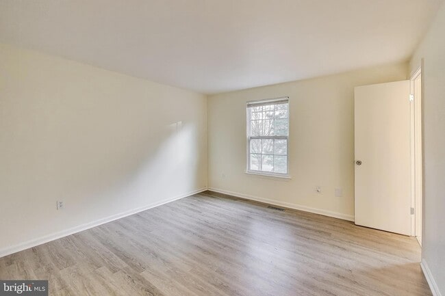 Building Photo - 16 Tabiona Ct