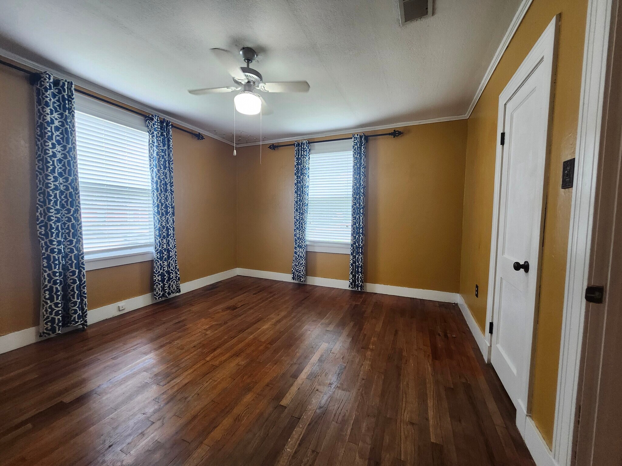 Building Photo - 1714 College Dr