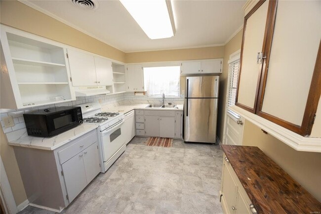 Building Photo - 3418 Milan Dr